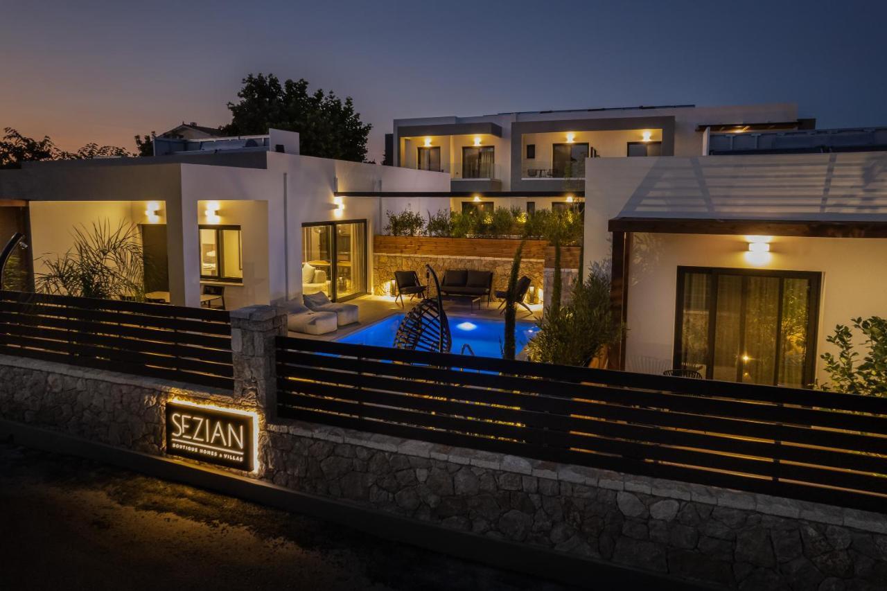 Sezian Boutique Homes And *