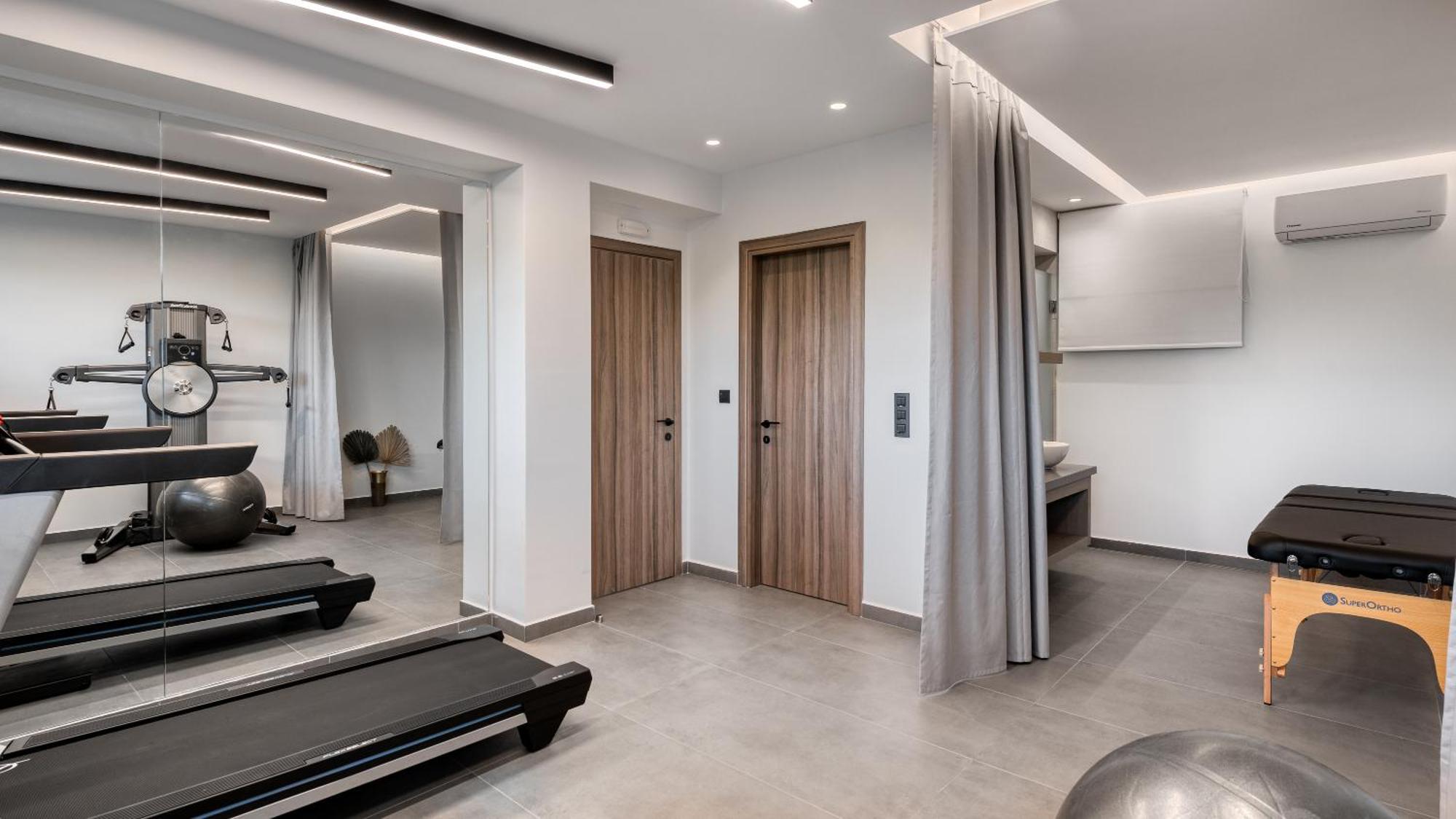 Sezian Boutique Homes And *